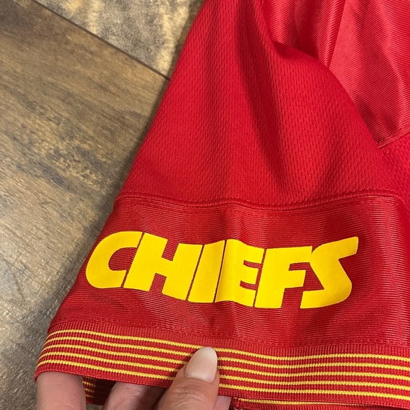 ULTRA GAME NFL Women’s Cropped KC Chiefs Jersey, Size M, EUC - Picture 6 of 8